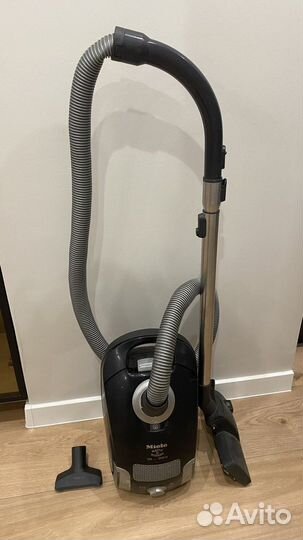 Немецкий домашний пылесос Miele 2000W