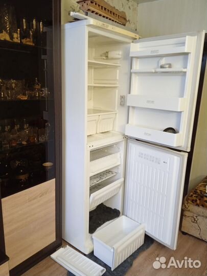 Продам исправный холодильник stinol