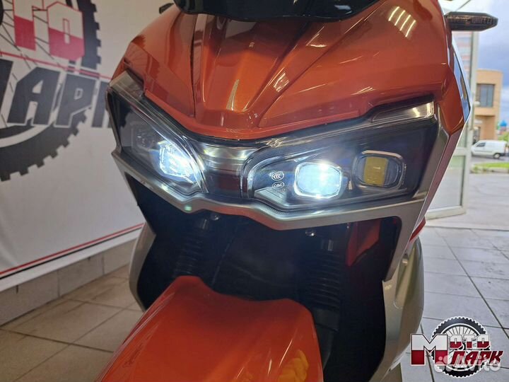 Скутер tracer ADV