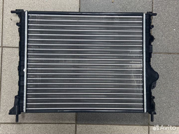 Радиатор охлаждения renault logan 1 размер 430*378