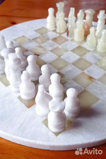 Шахматы из оникса