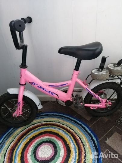 Детский велосипед четырехколесный