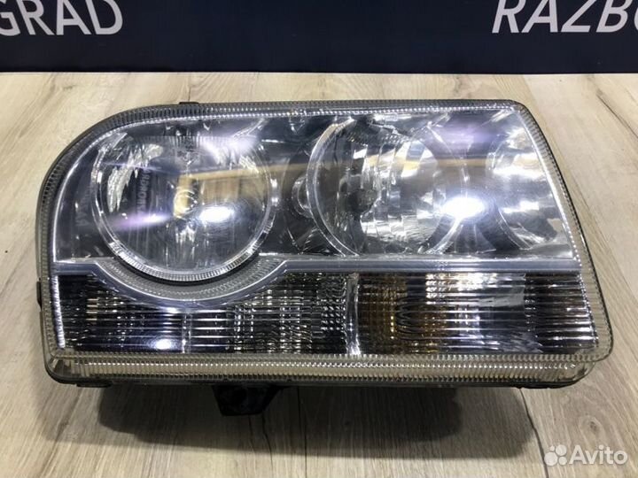 Фара правая Chrysler 300C 3.5 EGG 2010