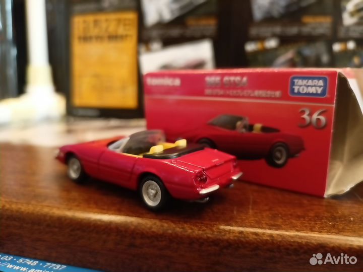 Ferrari 365 GTS4. tomica premium 1/64