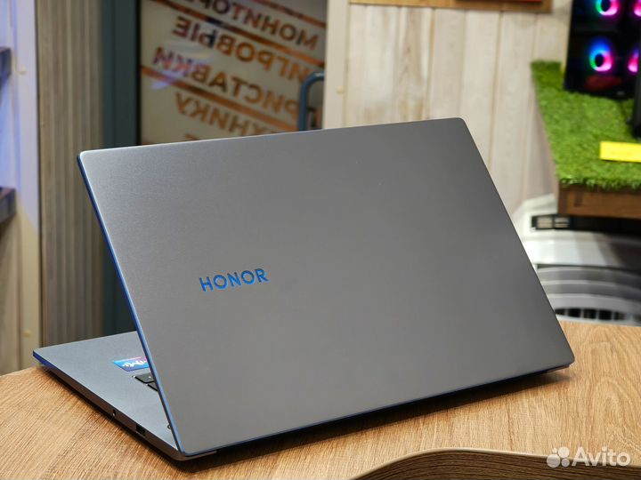 Как новый Honor MagicBook с коробкой