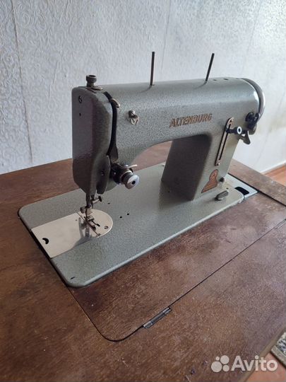 Швейная машина altenburg