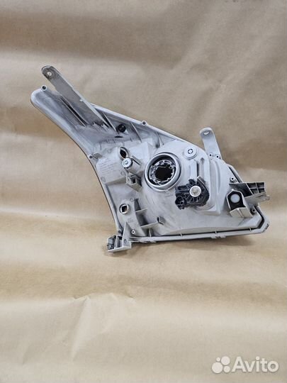 Toyota Land Cruiser Prado 120 фара левая