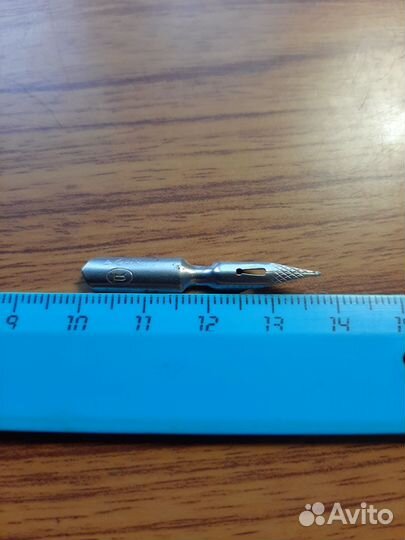 Перо для письма перьевой ручкой