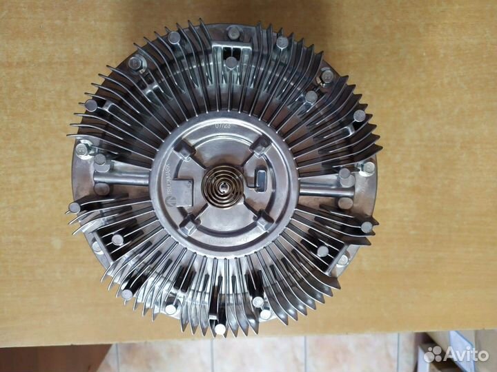 Муфта вентилятора cummins M11 X3000 DZ1820060001