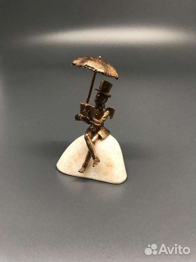 Статуэтка Ангел Вдохновения с зонтом. Бронза. 7 см