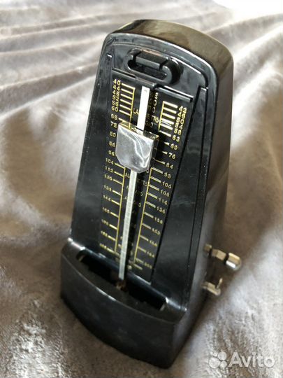 Продам метроном механический