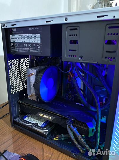 Игровой компьютер с монитором