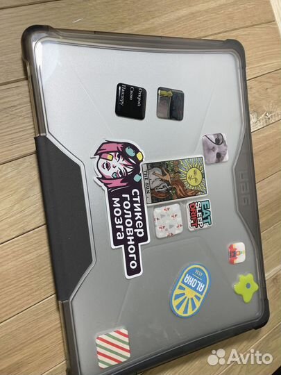 Наклейки на телефон