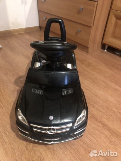 Машинка толокар mercedes