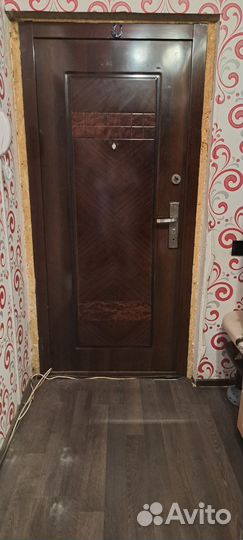 Дверь входная металлическая правая бу