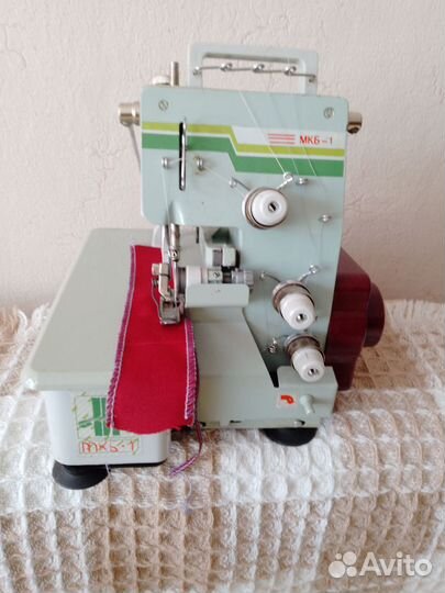 Швейная машинка оверлок