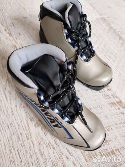Лыжные ботинки 36