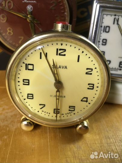 Настольные часы будильники СССР