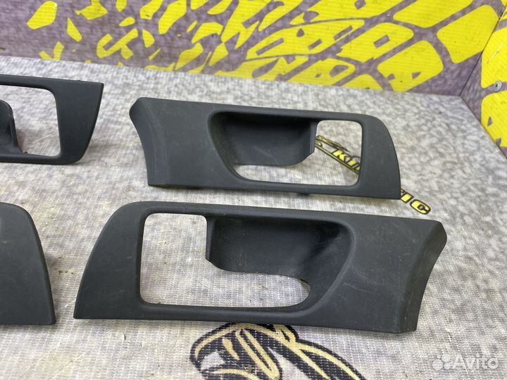 Накладка ручки двери Тойота Авенсис Avensis Т25