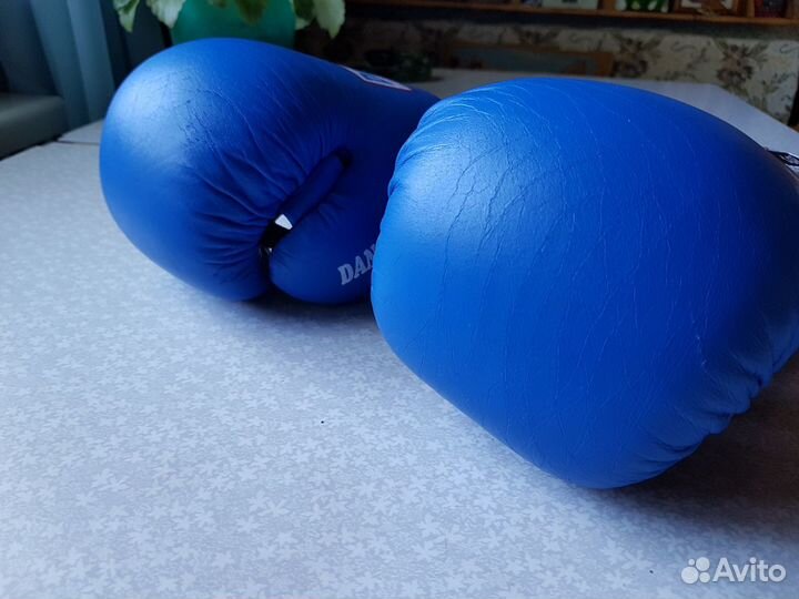 Груша И перчатки