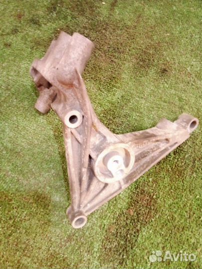 Кронштейн генератора Cadillac Srx FEE LY7 2007