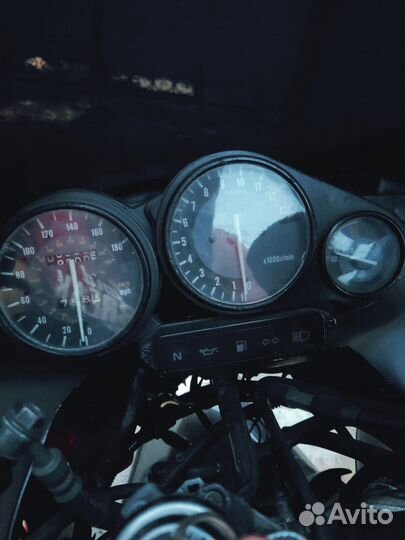 Yamaha yzf1000r thunderace