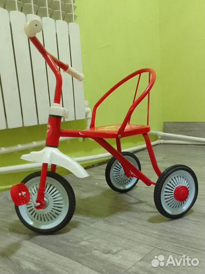 Детский трехколесный велосипед