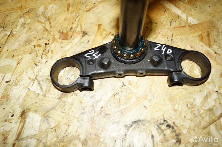 Траверса нижняя Yamaha FZ400