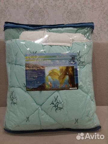 Набор в кроватку одеяло и подушка