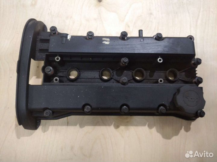 Крышка клапанов