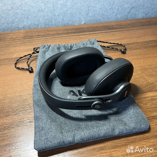 Наушники AKG K371