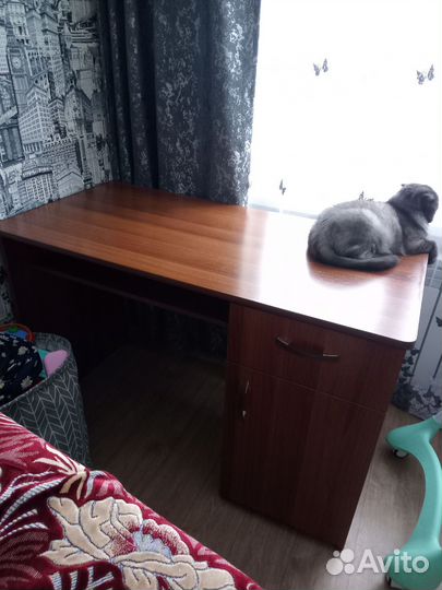 Письменный стол