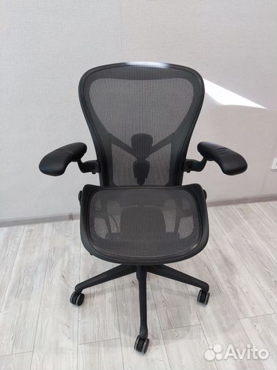 Кресло Herman Miller Aeron (C)