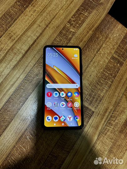Смартфон poco F3