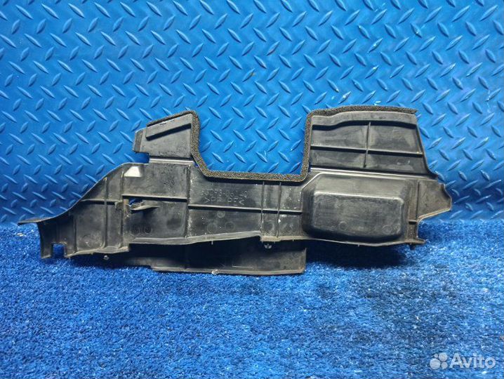 Воздуховод радиатора правый Toyota Camry V40