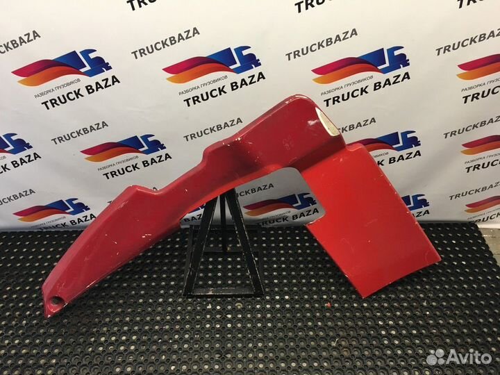 Спойлер кабины верхний левый Volvo FH