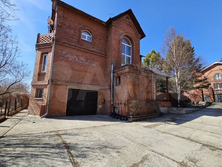 Дом 279 м² на участке 15 сот.