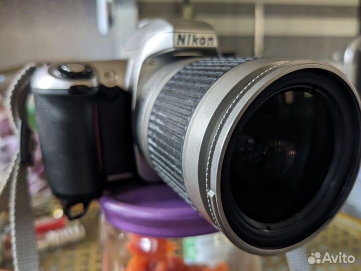 Зеркальный пленочный фотоаппарат Nikon