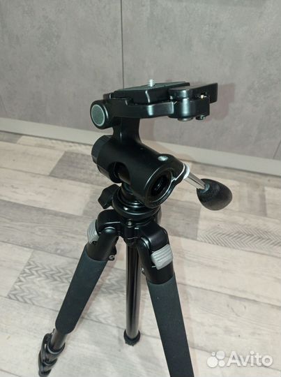 Штатив для фотоаппарата профессиональный