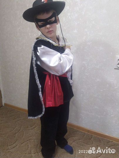 Новогодний костюм зорро