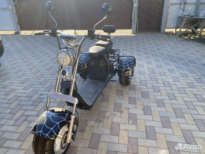 Электроскутер трицикл