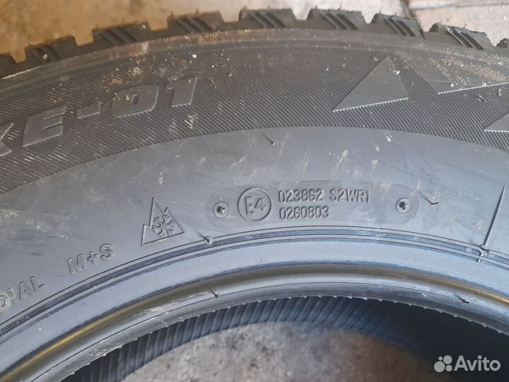 Bridgestone Blizzak Spike-01 205/70 R15 24C