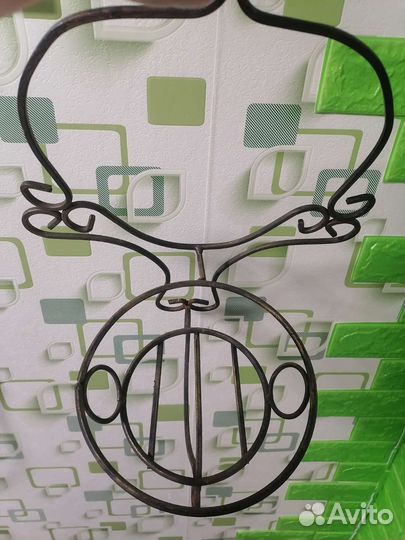 Кованая подставка для цветов