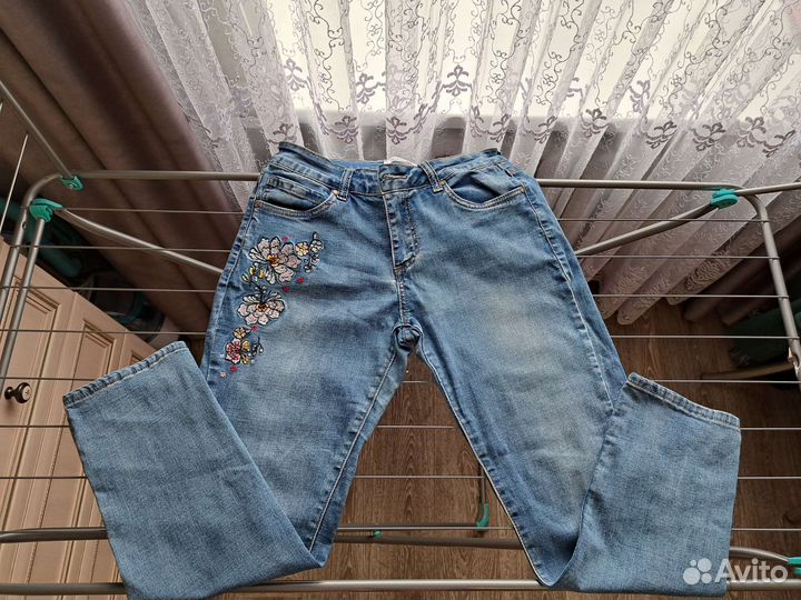 Джинсы женские