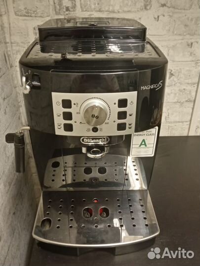 Кофемашина delonghi magnifica s