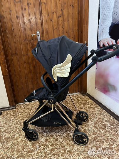 Прогулочная коляска Cybex Mios by Jeremy Scott
