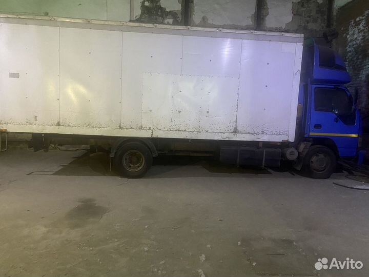 Isuzu NQR75, 2010