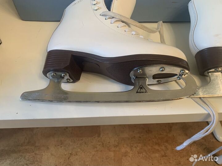 Коньки фигурные gap