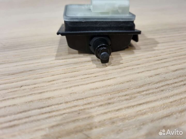 Блокиратор Лючка бензобака A0008206012