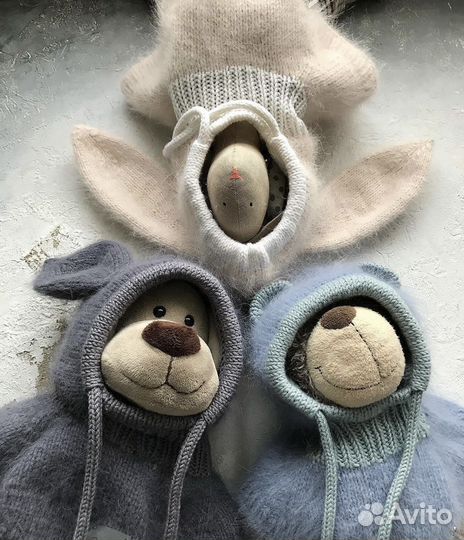 Шапка шлем с ушками, ручная работа